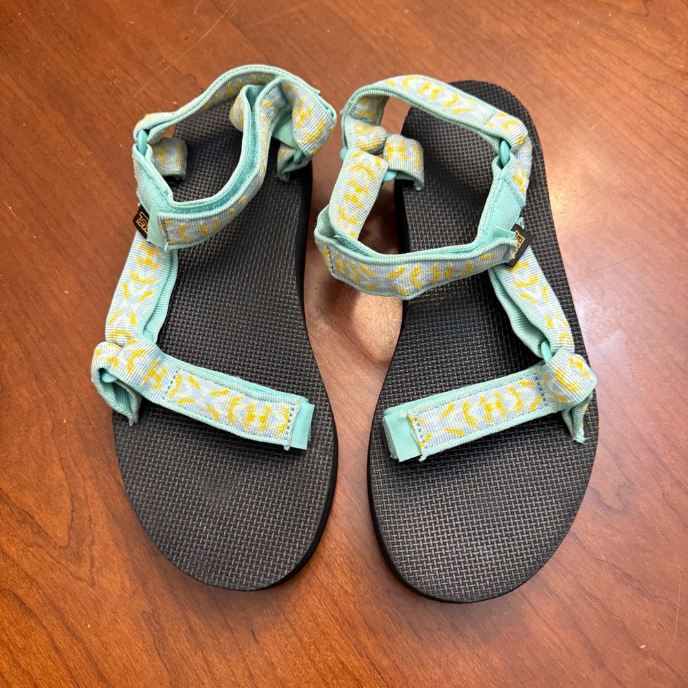 Women’s Teva Mint and yellow Sandals size 10